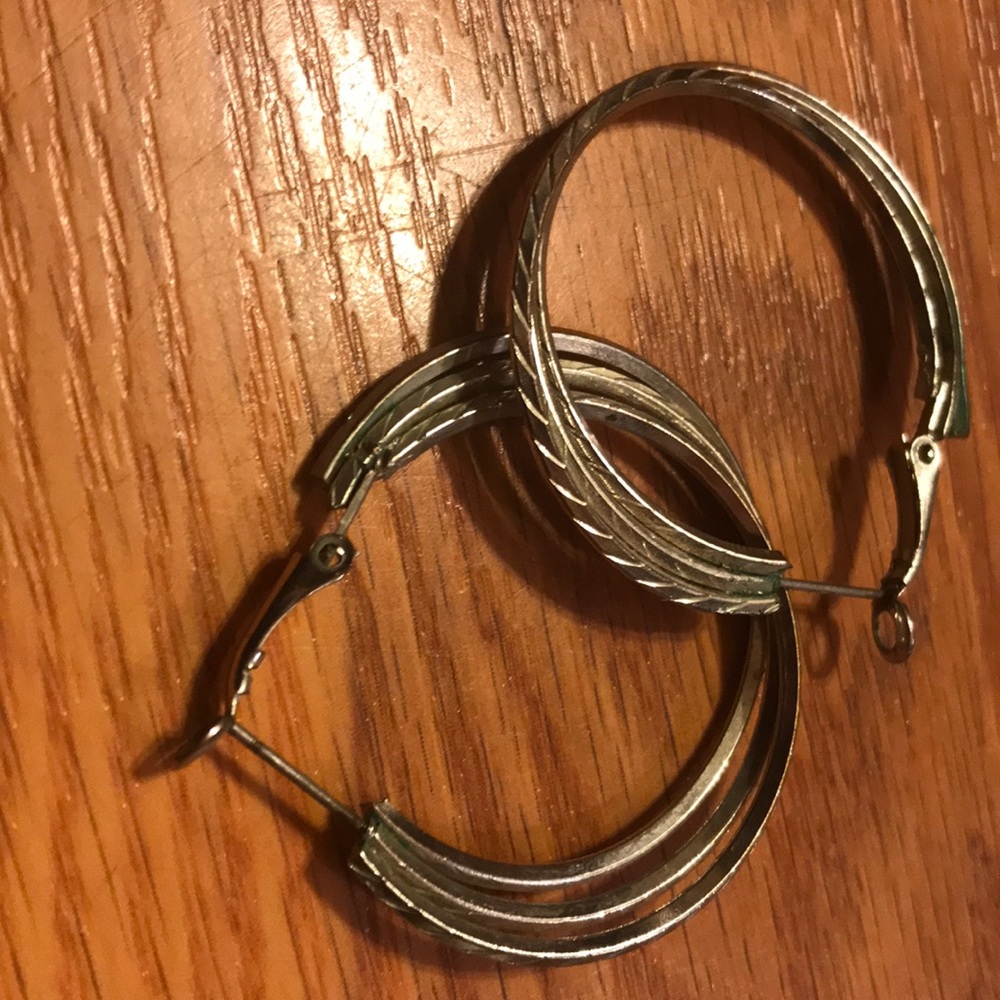 Ear rings